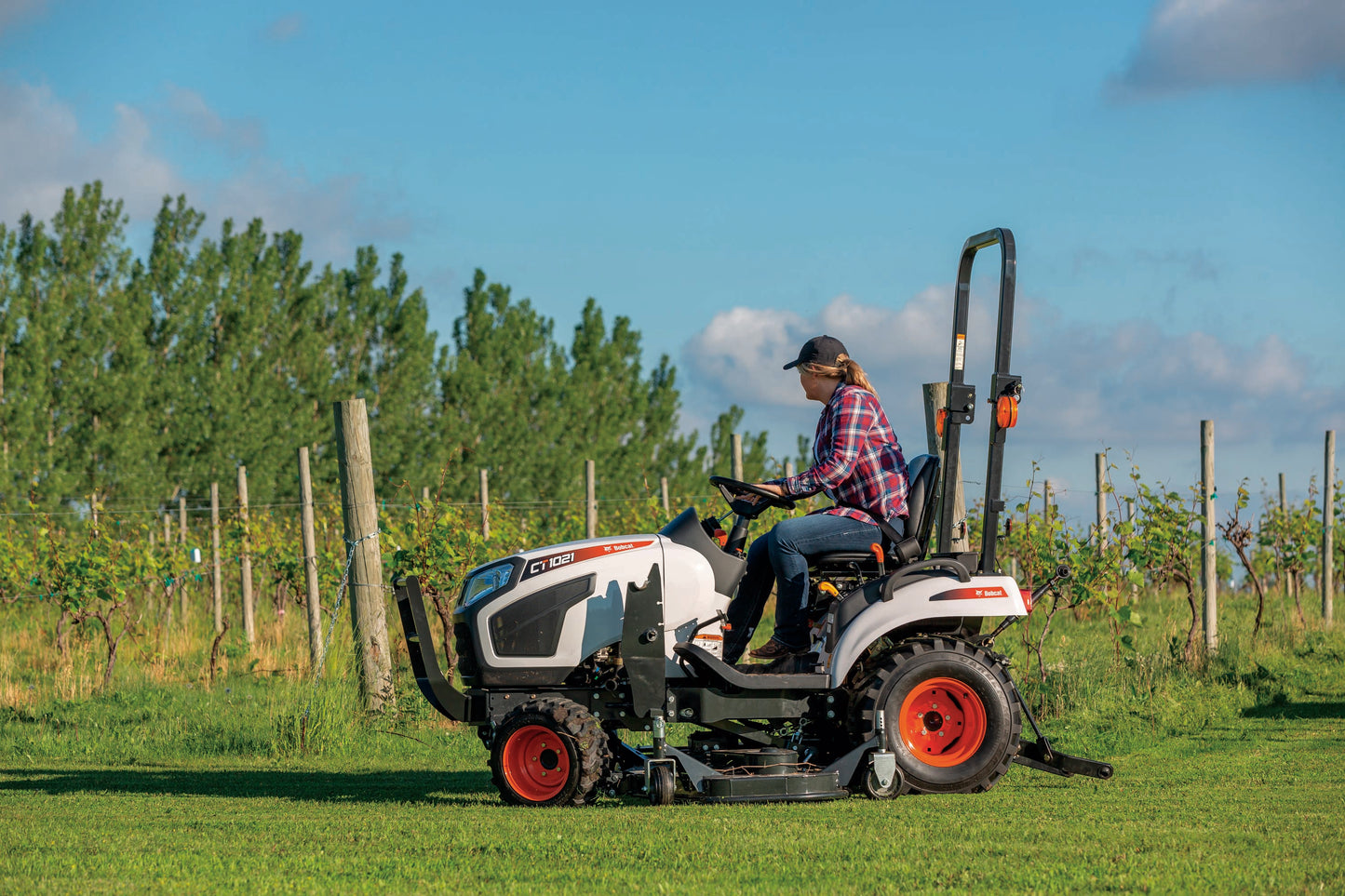 Bobcat - CT1021 HST, Front End Loader