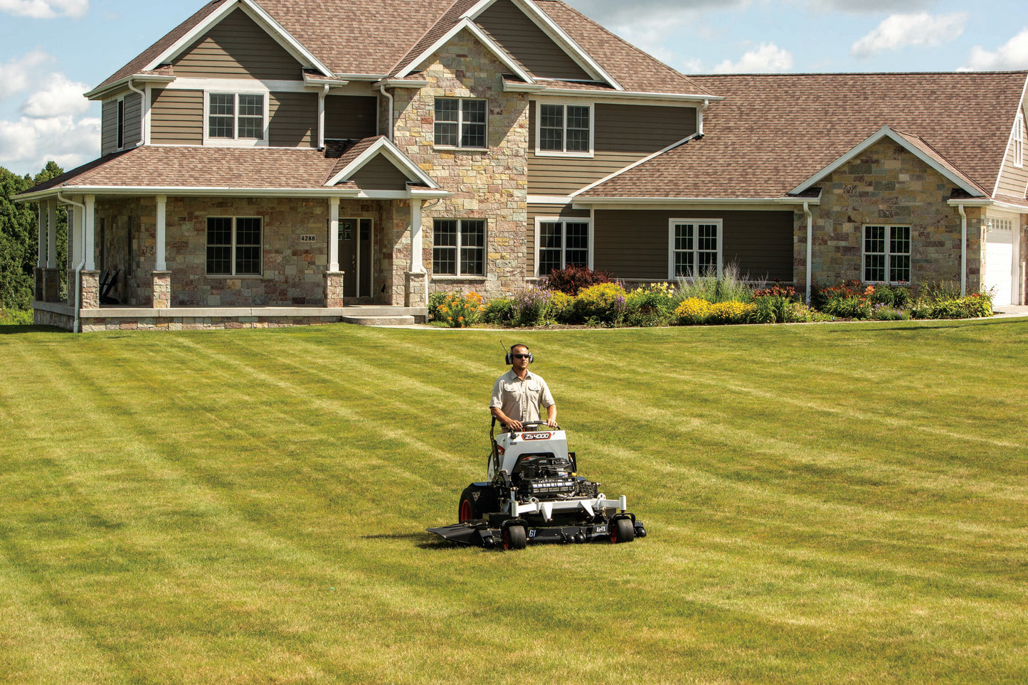 Bobcat - ZS4000, 61" Zero-Turn Mower