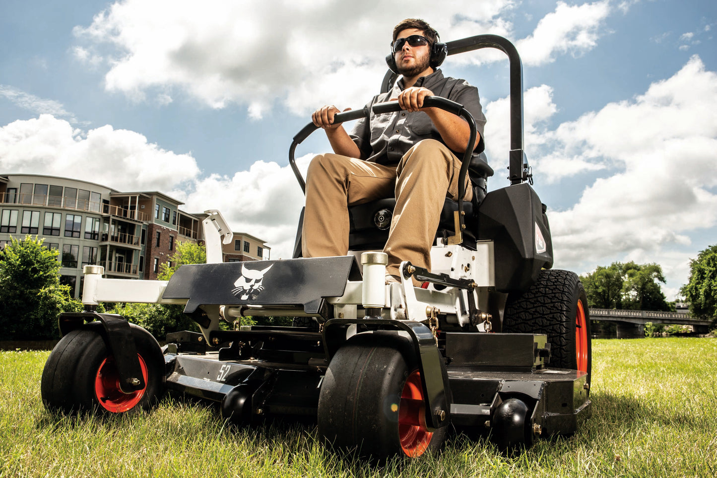 Bobcat - ZT3500, 61"