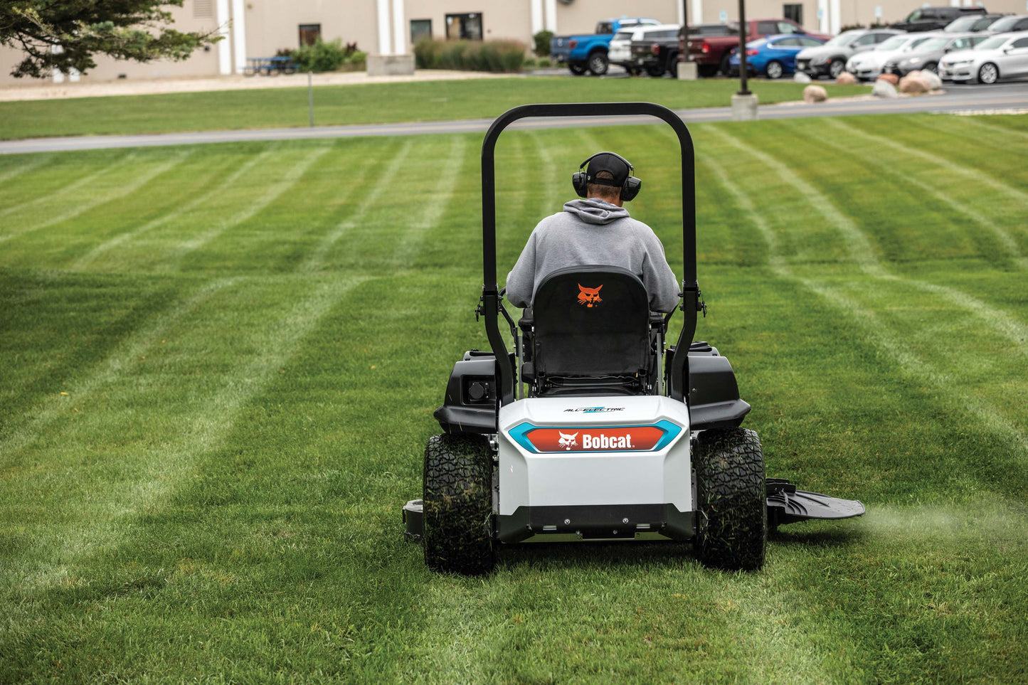 Bobcat - ZT6000e, 61"