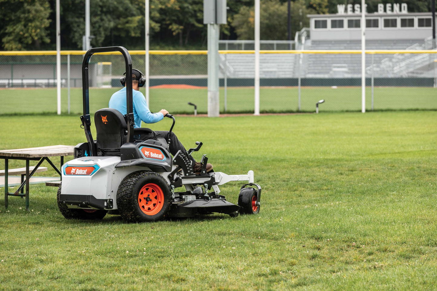 Bobcat - ZT6000e, 61"