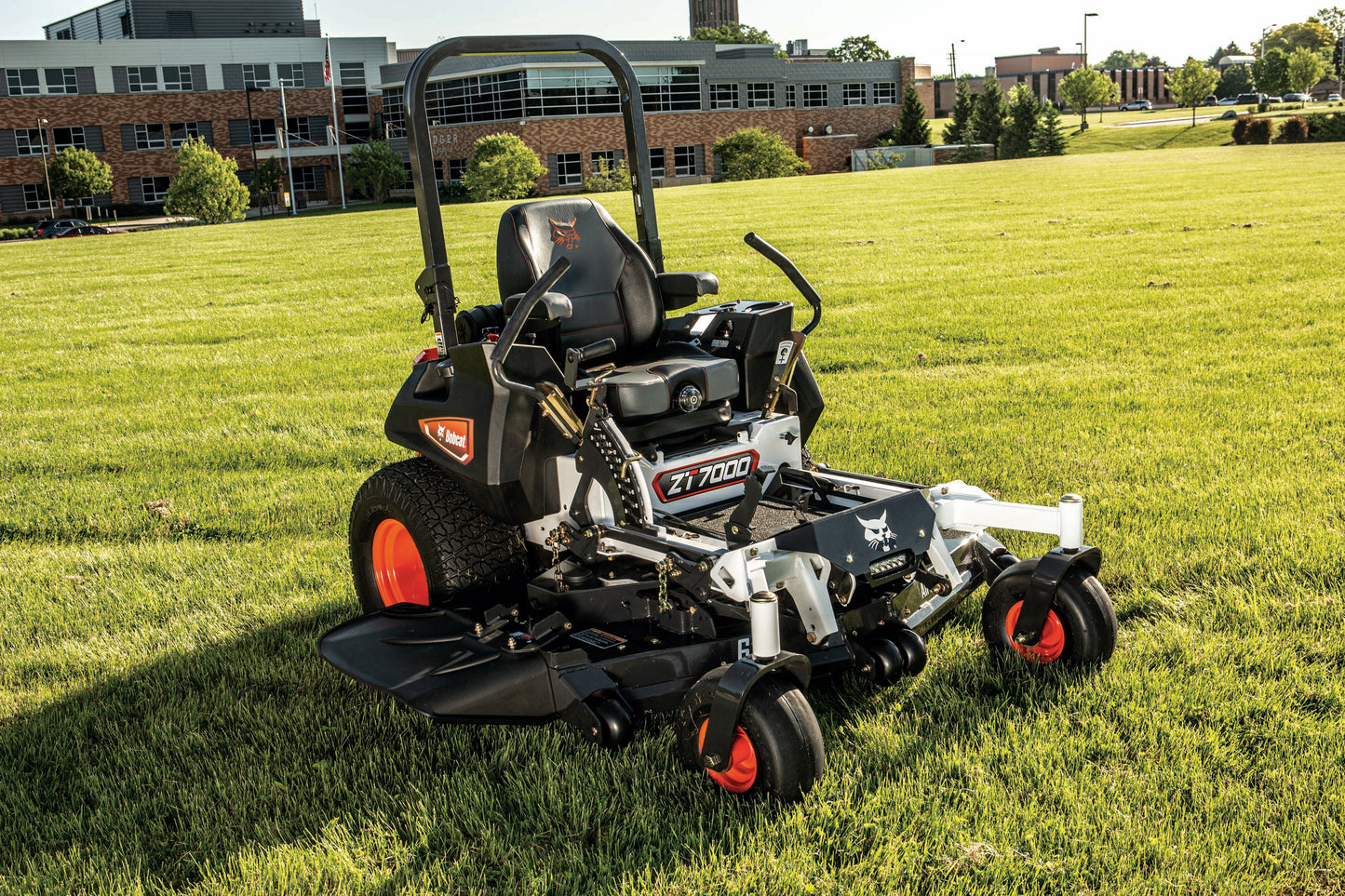 Bobcat - ZT7000 EFI, 72"
