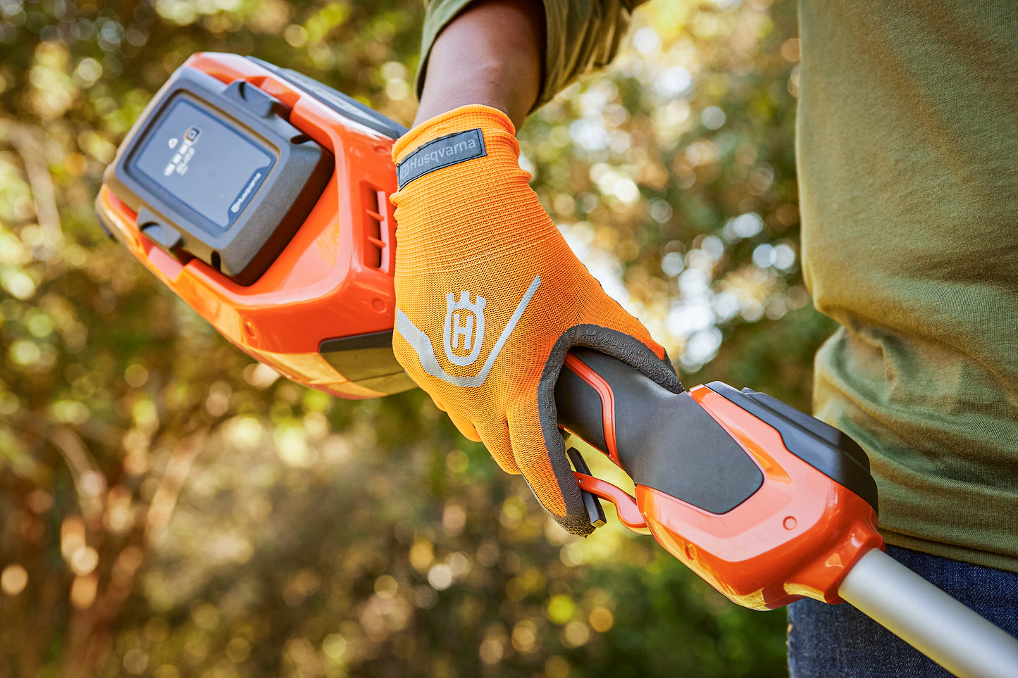 Husqvarna Forest & Garden - 220iL