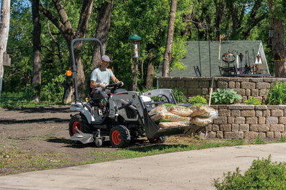 Bobcat - CT1021 HST, Front End Loader