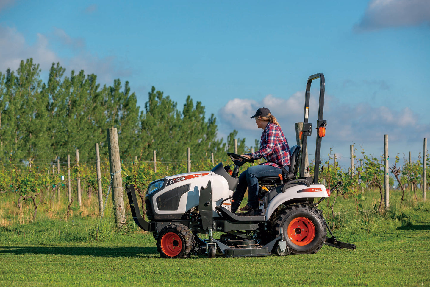 Bobcat - CT1021 HST, Front End Loader