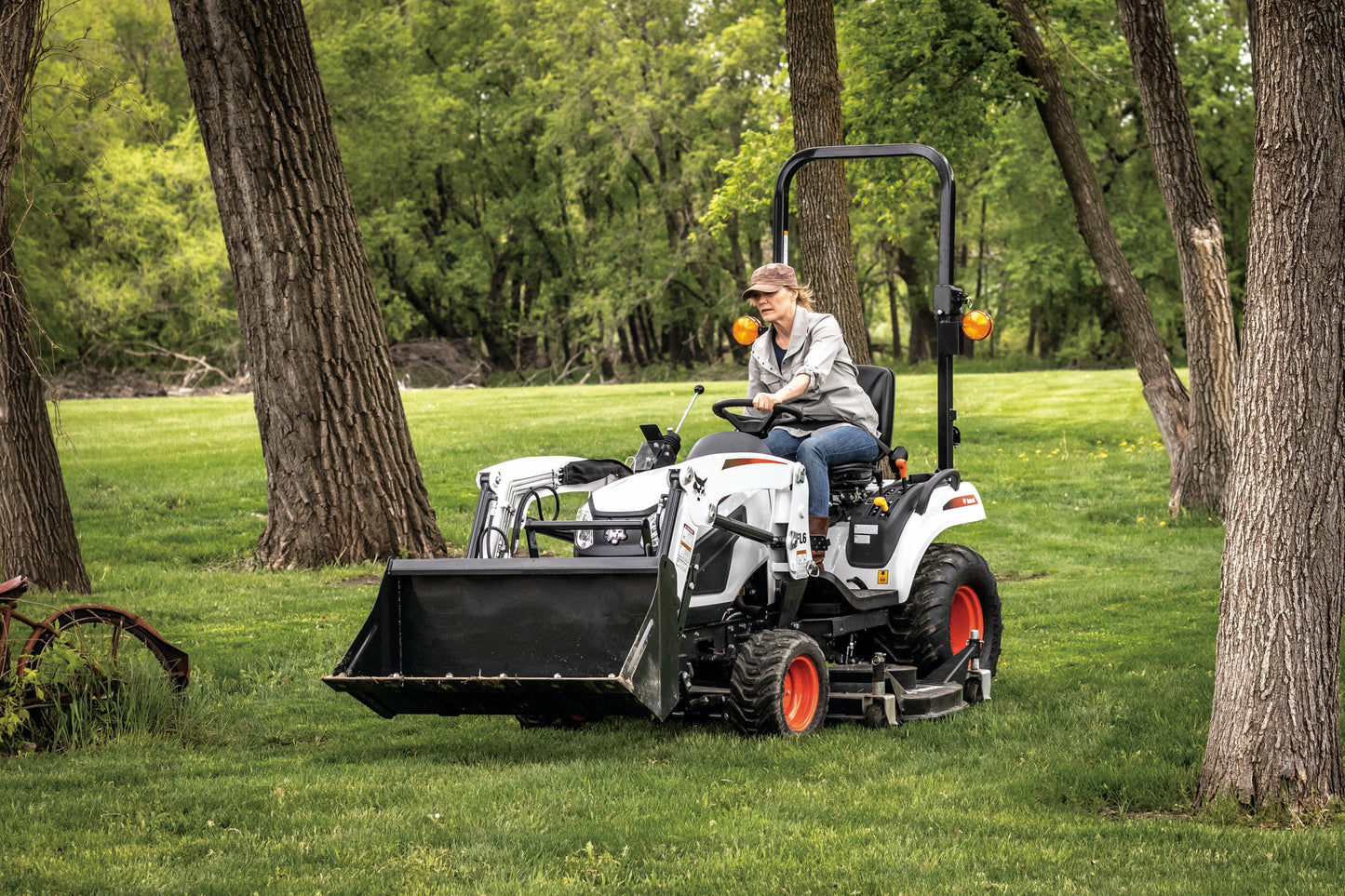 Bobcat - CT1021 HST, Front End Loader