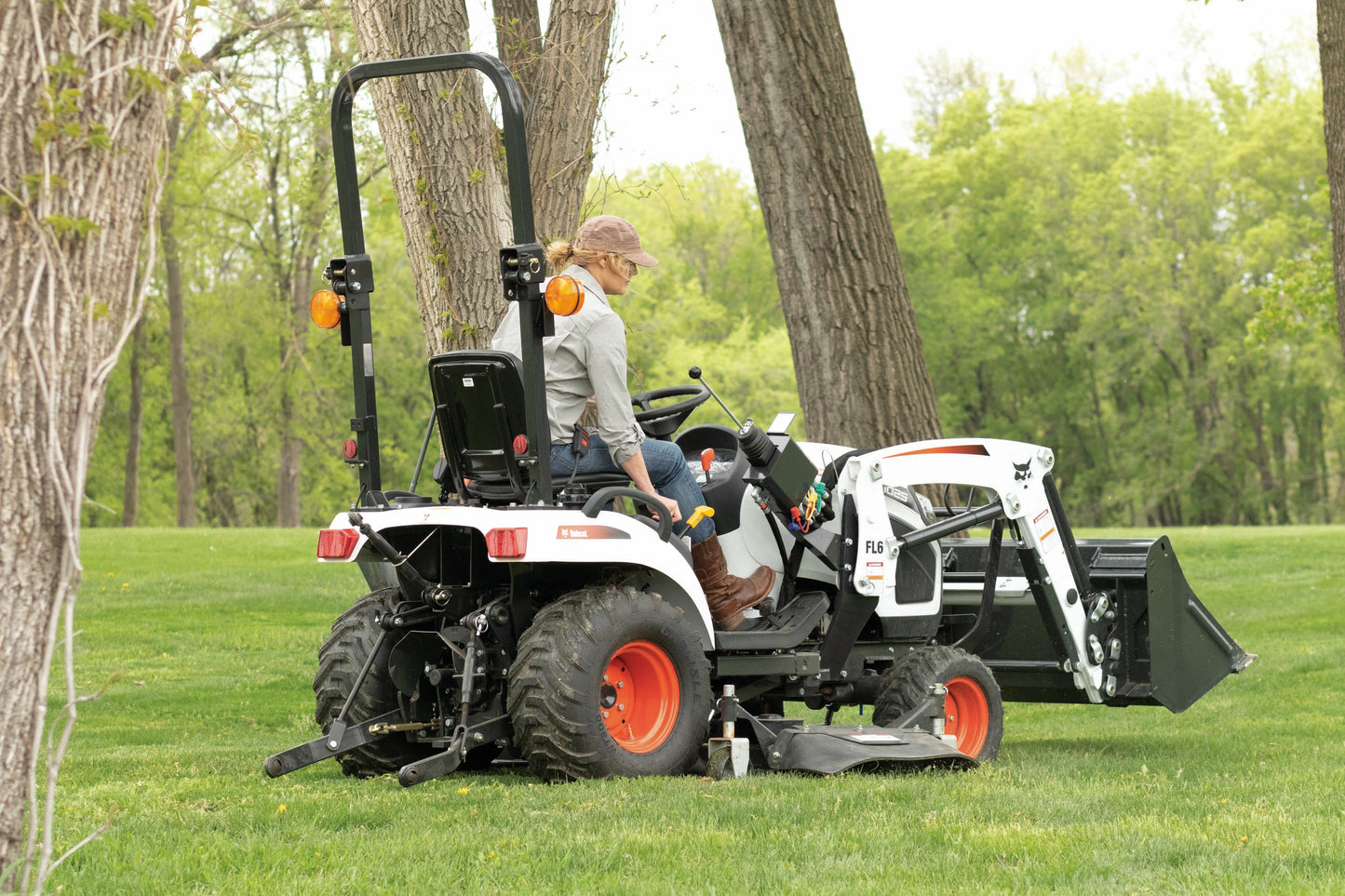 Bobcat - CT1021 HST, Front End Loader