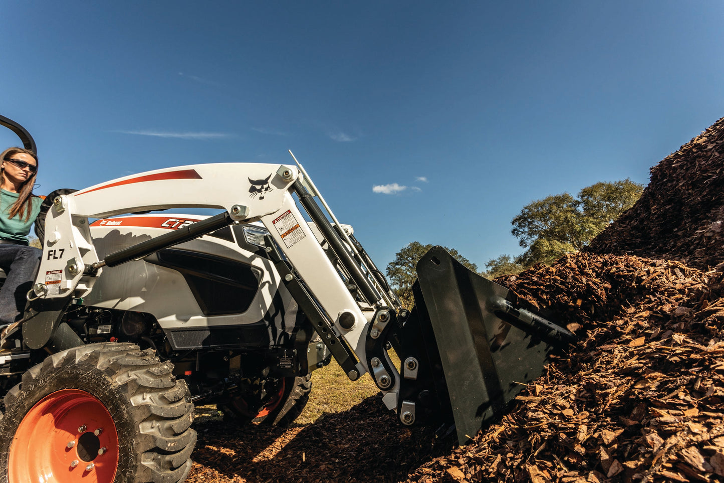 Bobcat - CT2025 HST, Front End Loader
