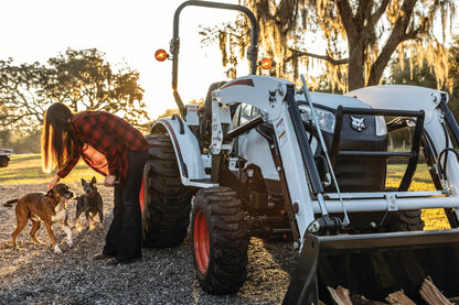 Bobcat - CT2025 HST, Front End Loader