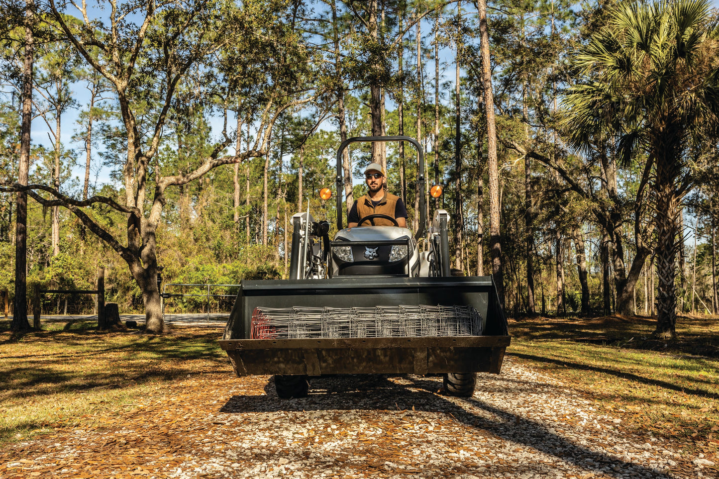 Bobcat - CT2025 HST, Front End Loader