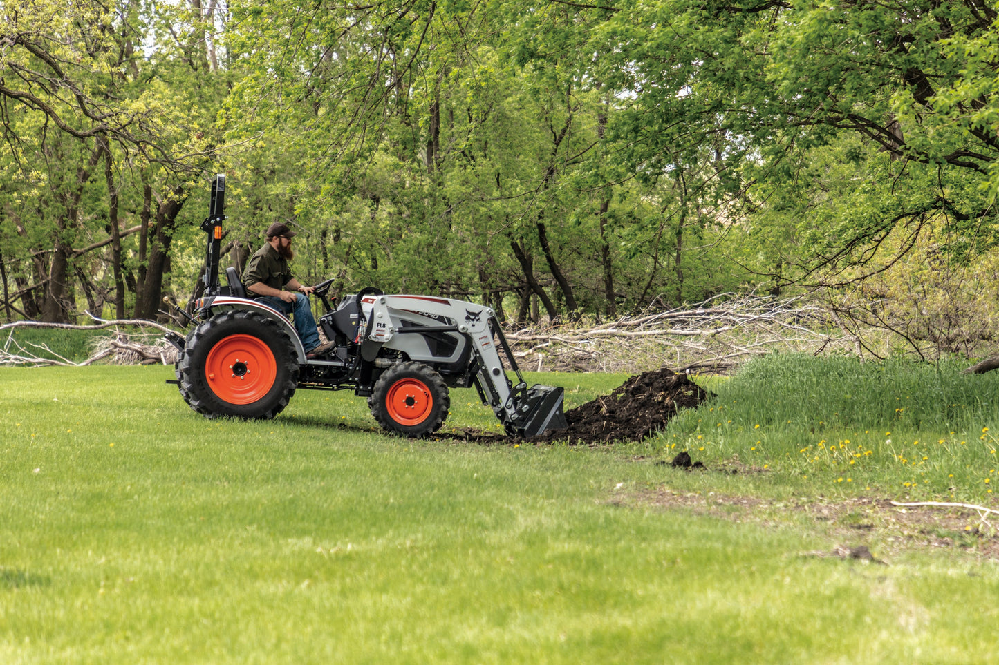 Bobcat - CT2025 HST, Front End Loader