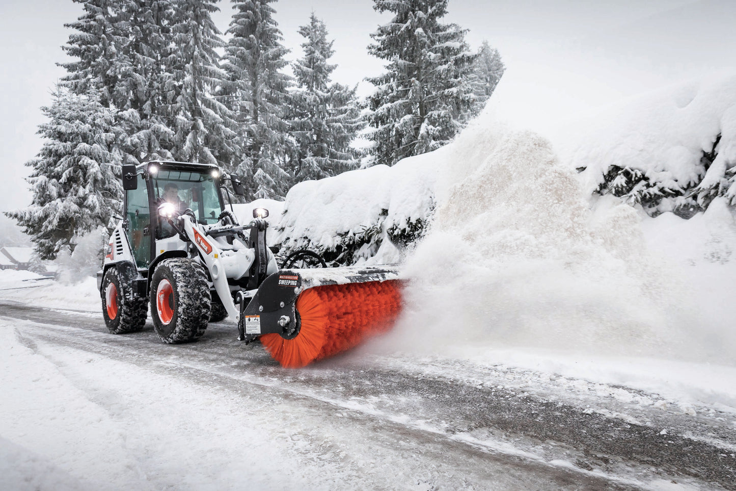 Bobcat - L85 Compact Wheel Loader, Enclosed Cab